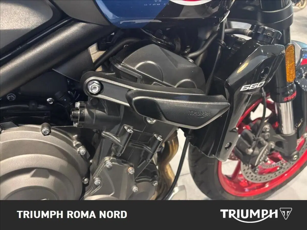 Triumph Trident 660 Triple Tribute Edition (2025 - 26) (8)