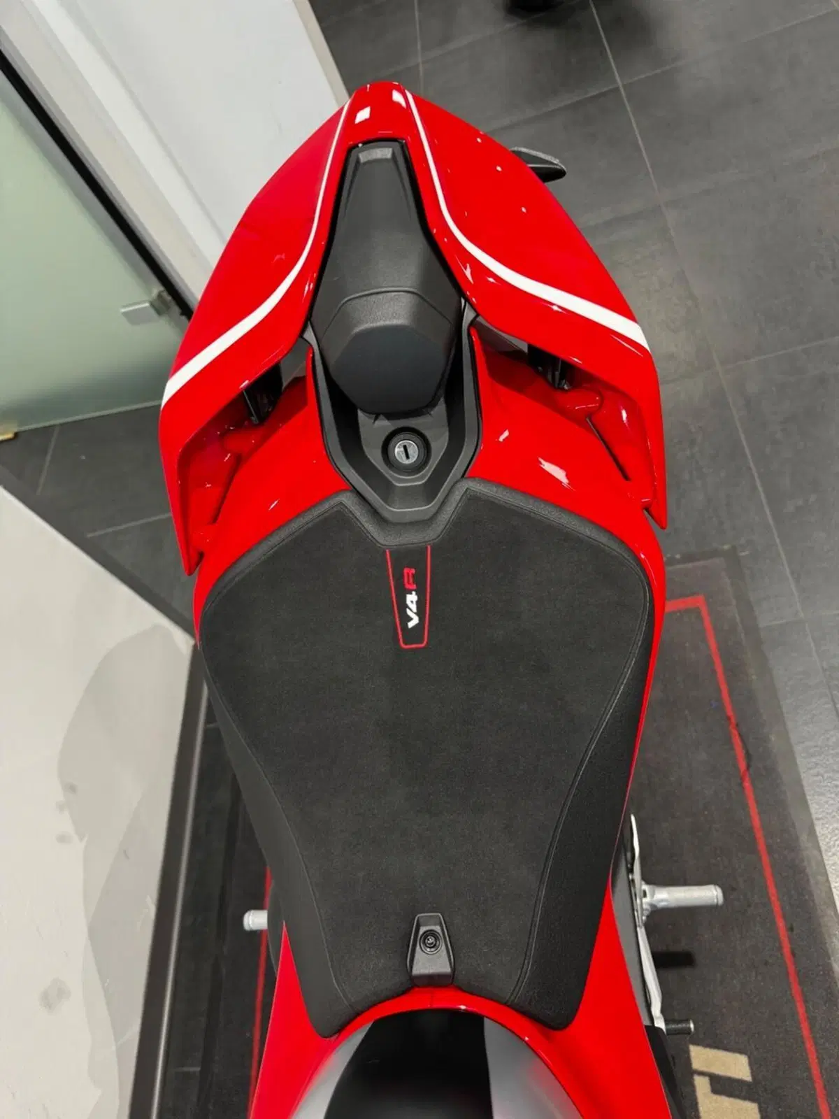 Ducati Panigale V4 R (2026) (4)