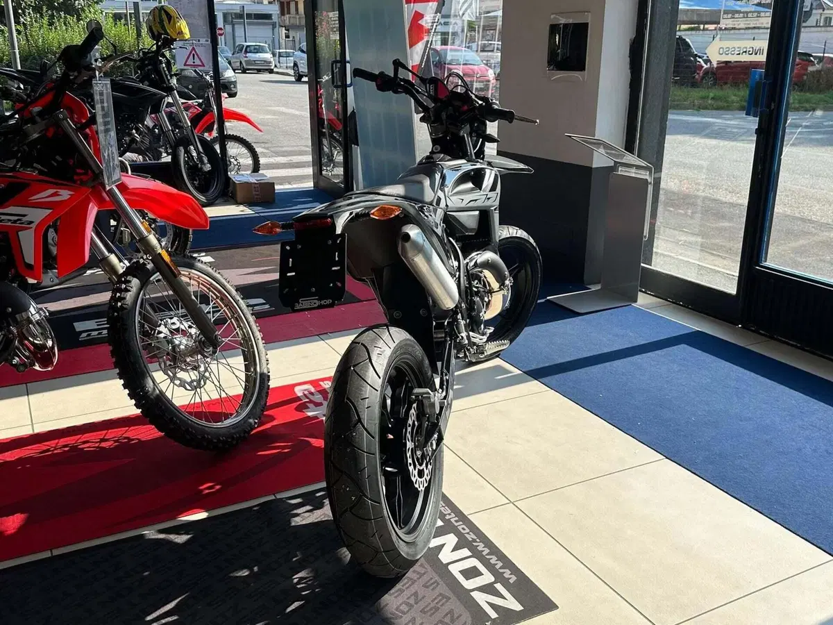 Betamotor RR 50 Motard - X Special Edition (2024 - 26) (4)