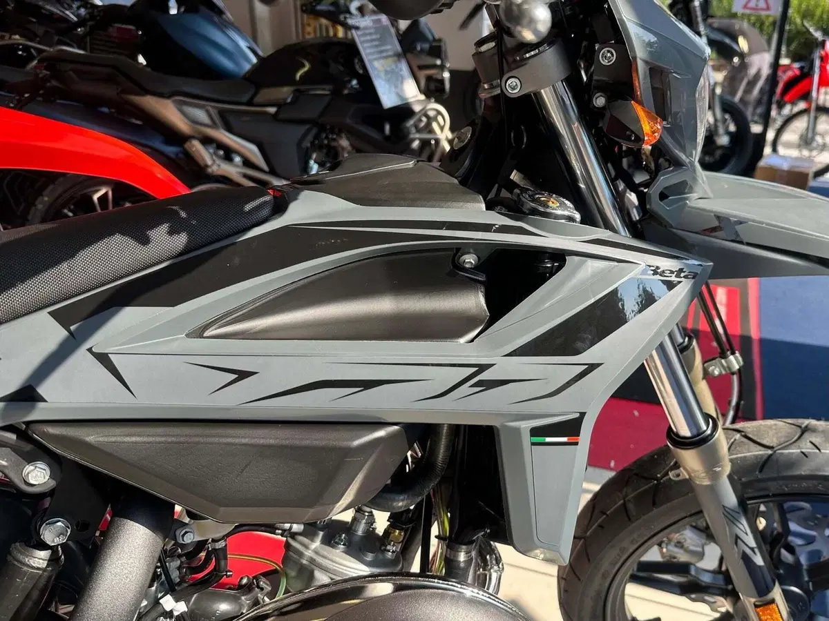 Betamotor RR 50 Motard - X Special Edition (2024 - 26) (6)