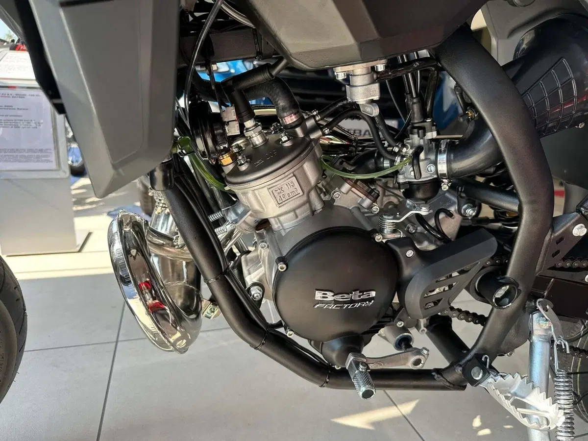 Betamotor RR 50 Motard - X Special Edition (2024 - 26) (7)