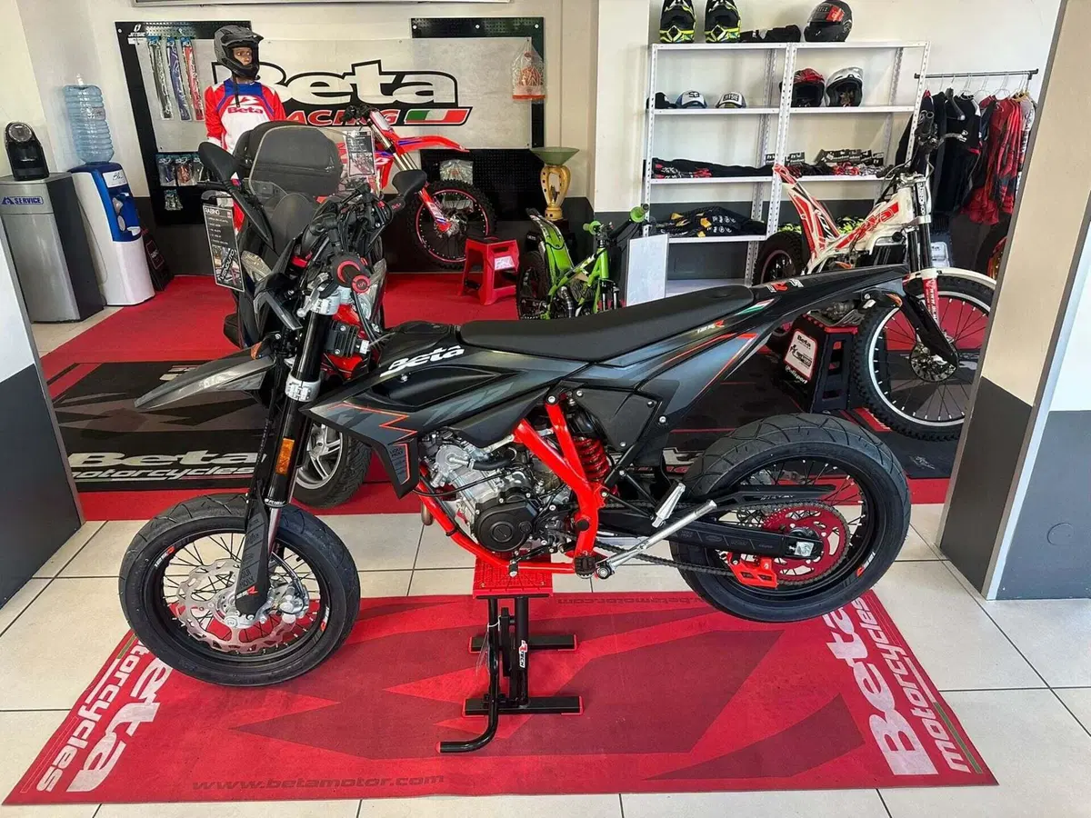Betamotor RR 125 4T Motard R (2025 - 26) (7)