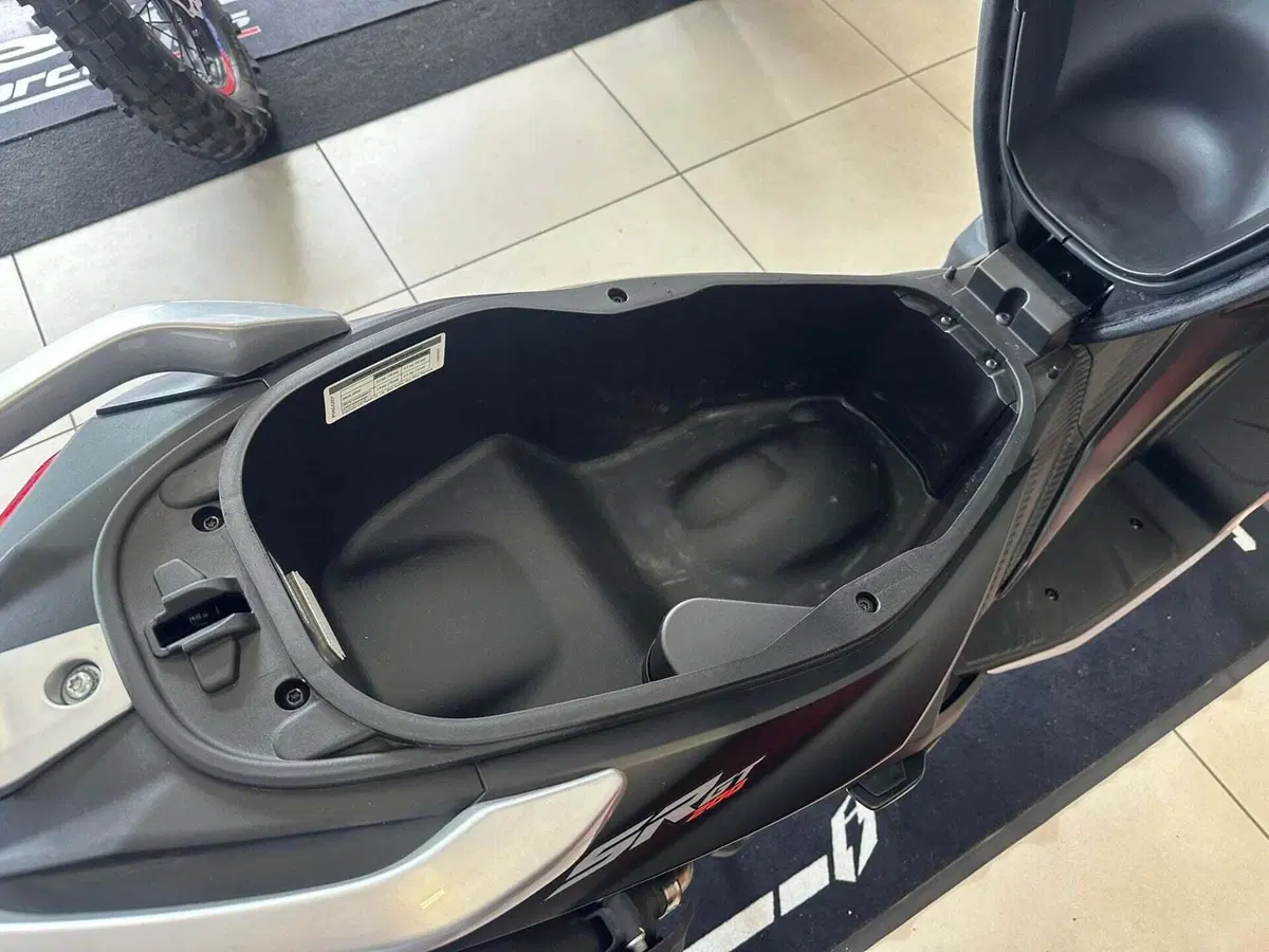 Aprilia SR GT 200 (2025 - 26) (17)