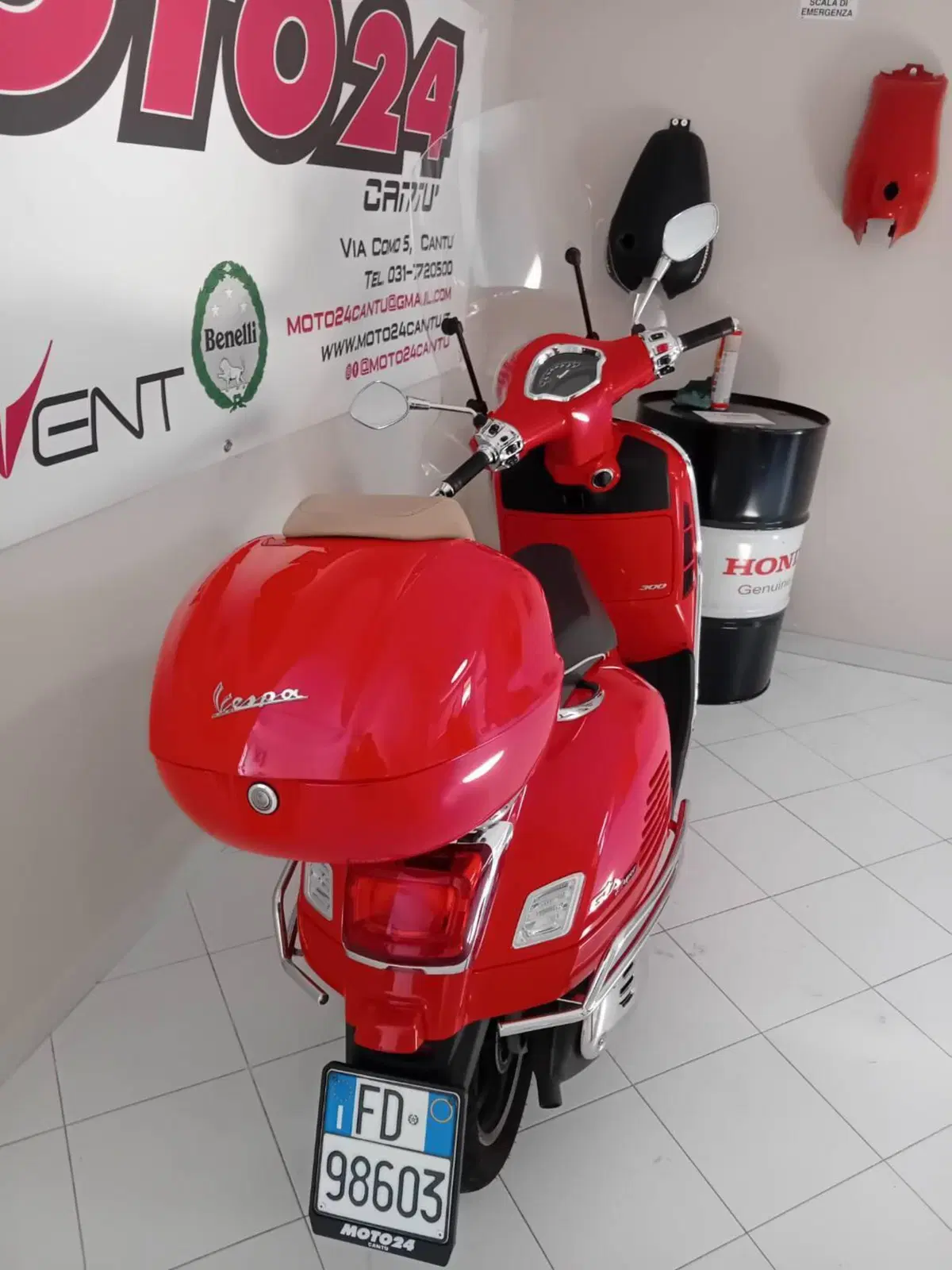 Vespa GTS 300 (2023 - 24) (2)