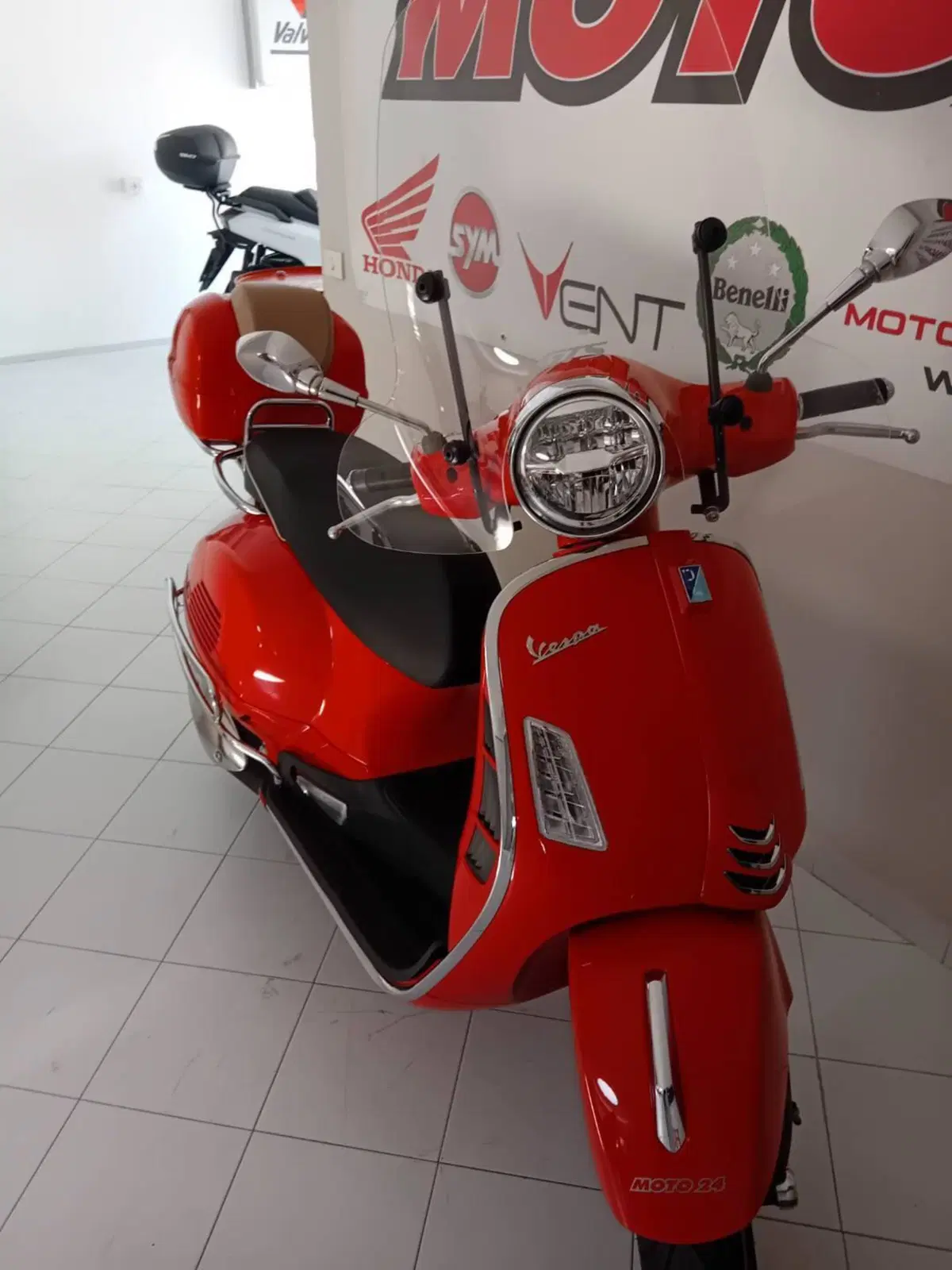 Vespa GTS 300 (2023 - 24) (3)