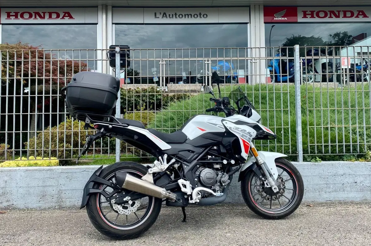 Benelli TRK 251 (2022 - 25) (5)