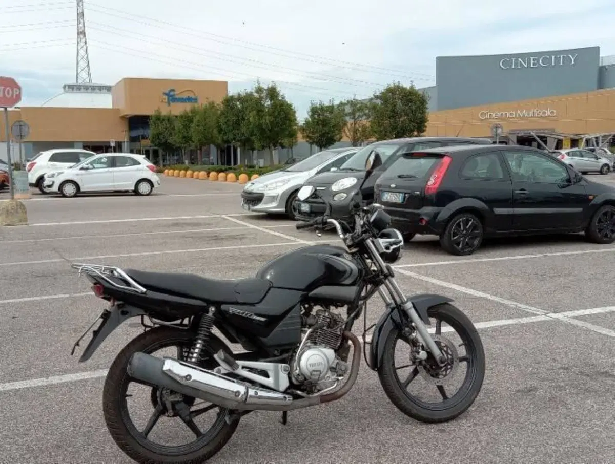 Yamaha YBR 125 (2005 - 09) (3)