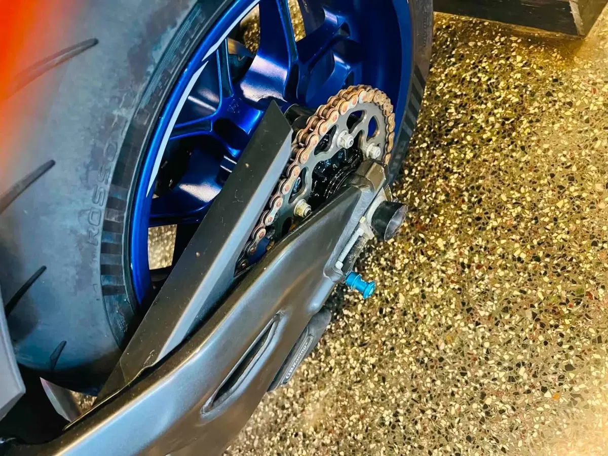 Yamaha YZF R1 (2020 - 25) (12)