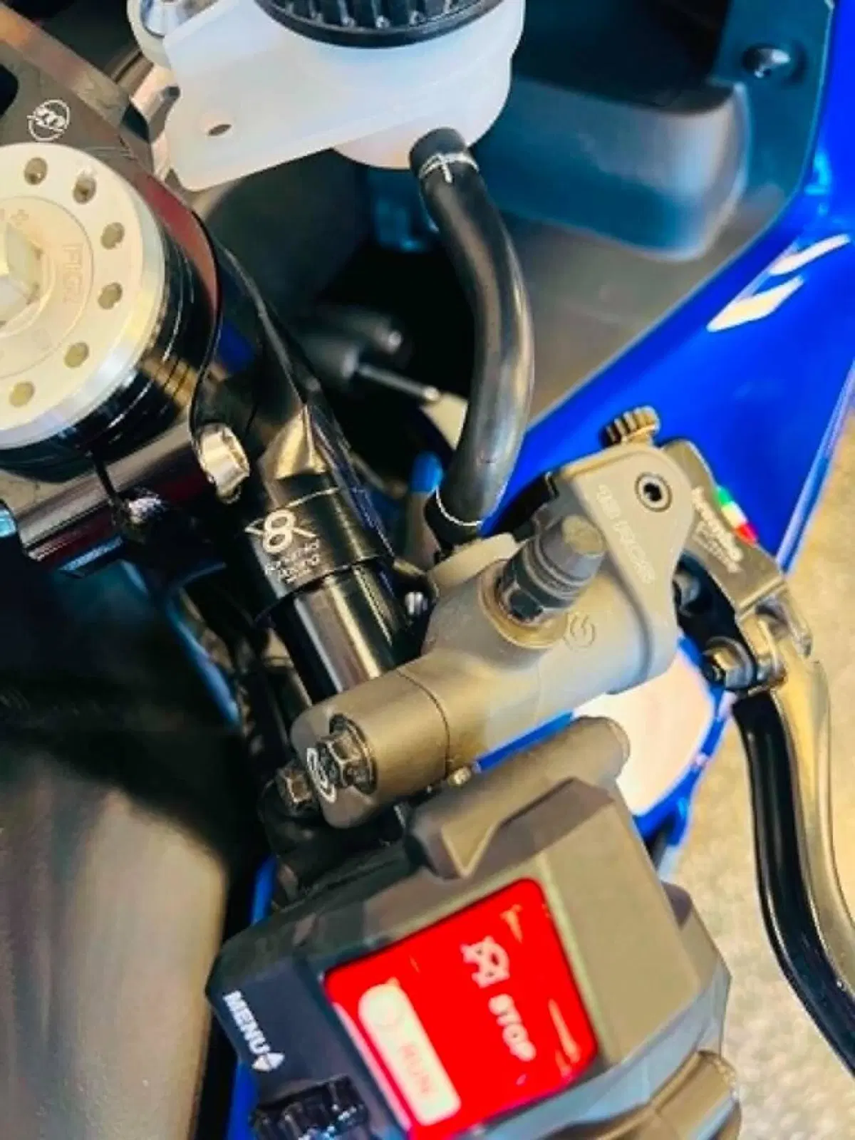 Yamaha YZF R1 (2020 - 25) (14)