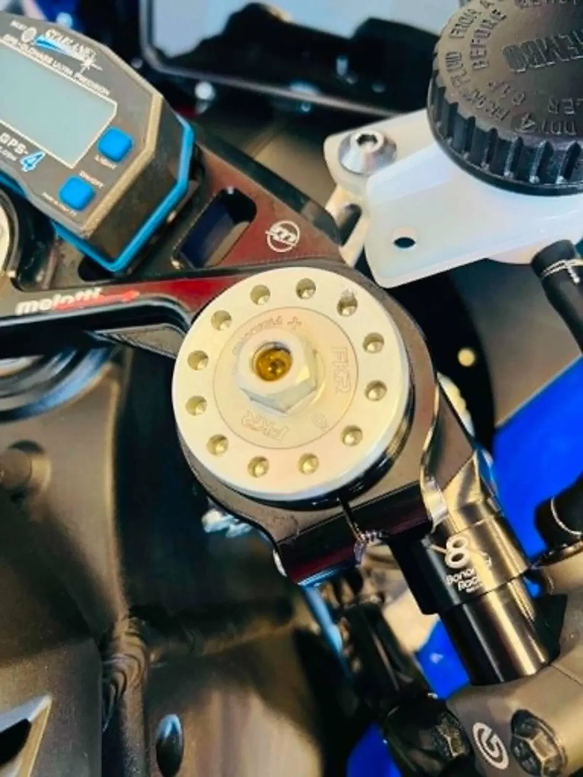Yamaha YZF R1 (2020 - 25) (8)