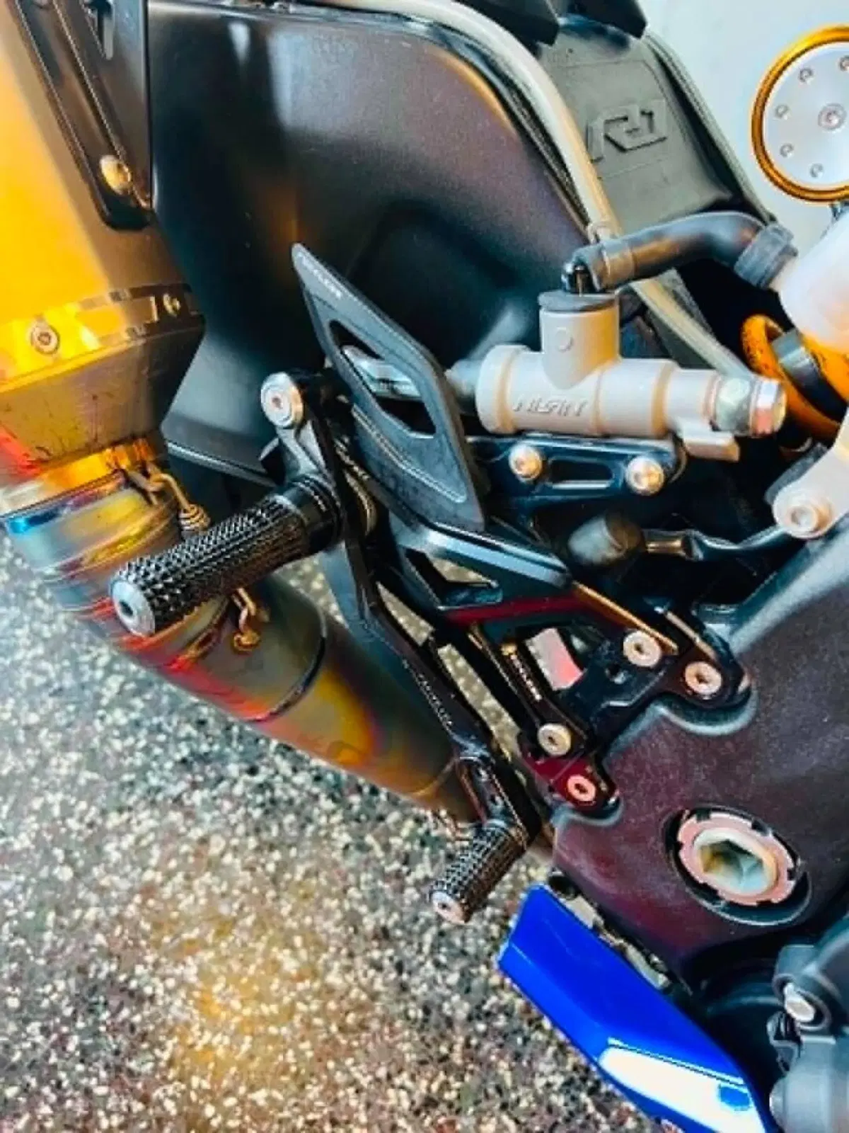 Yamaha YZF R1 (2020 - 25) (16)