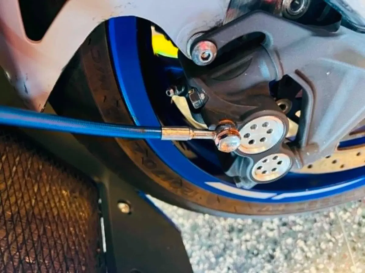 Yamaha YZF R1 (2020 - 25) (18)