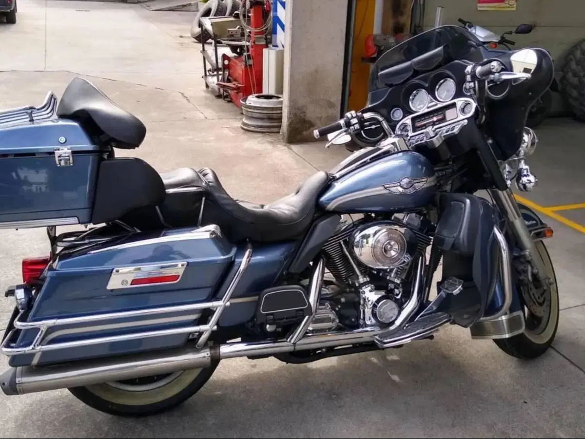 Harley-Davidson 1450 Electra Glide Ultra Classic (2003 - 05) - FLHTCUI (3)