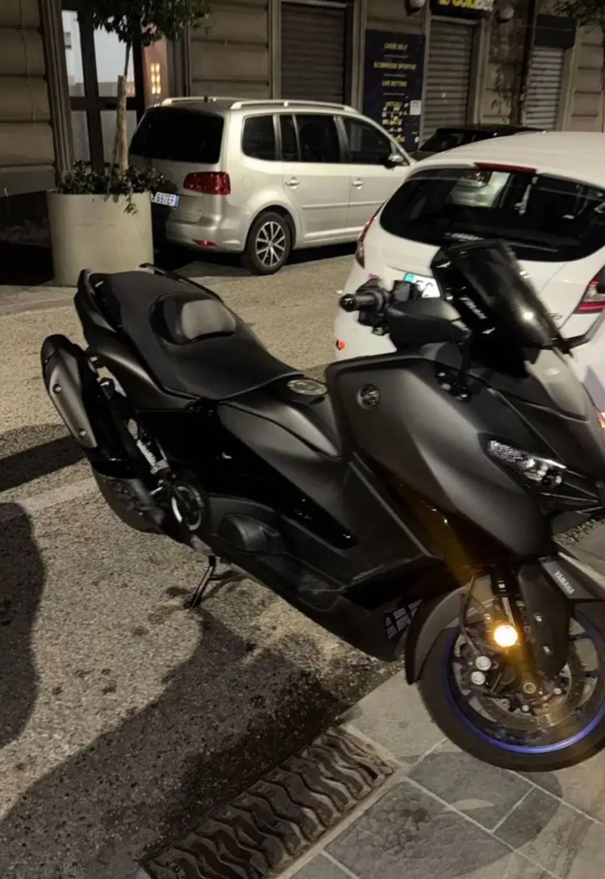 Yamaha T-Max 560 (2025 - 26) (4)