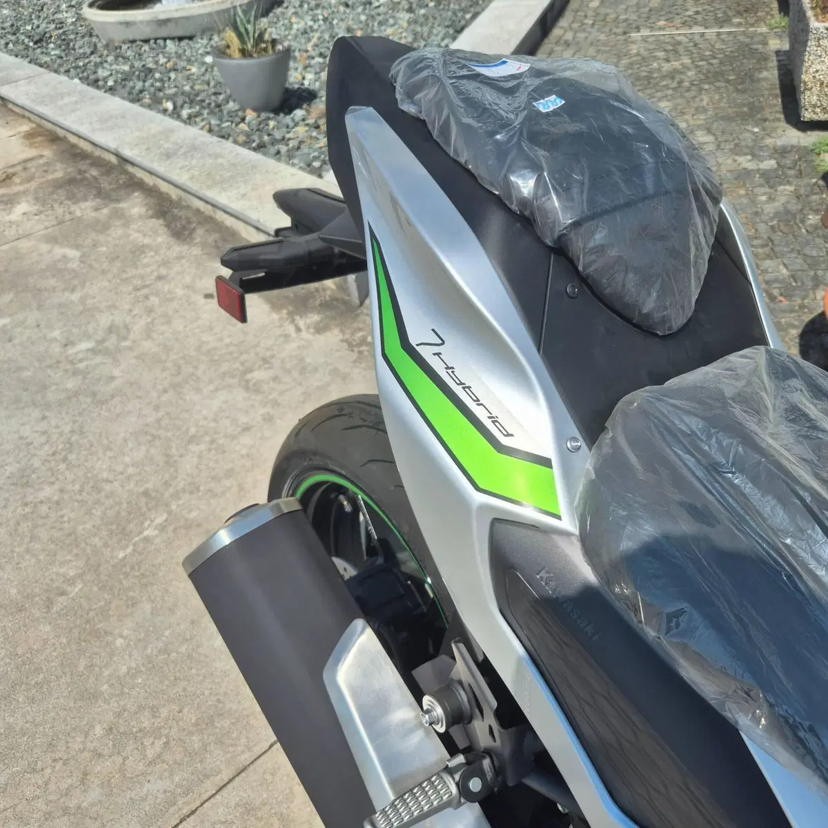 Kawasaki Ninja 7 Hybrid (2024 - 26) (7)