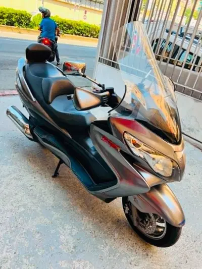 Suzuki Burgman AN 400 (2008 - 13) usata