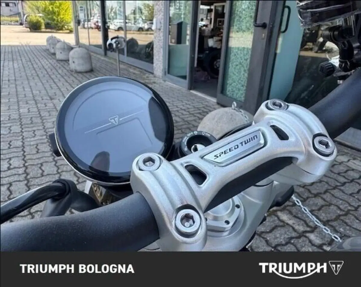 Triumph Speed Twin 1200 (2025 - 26) (2)