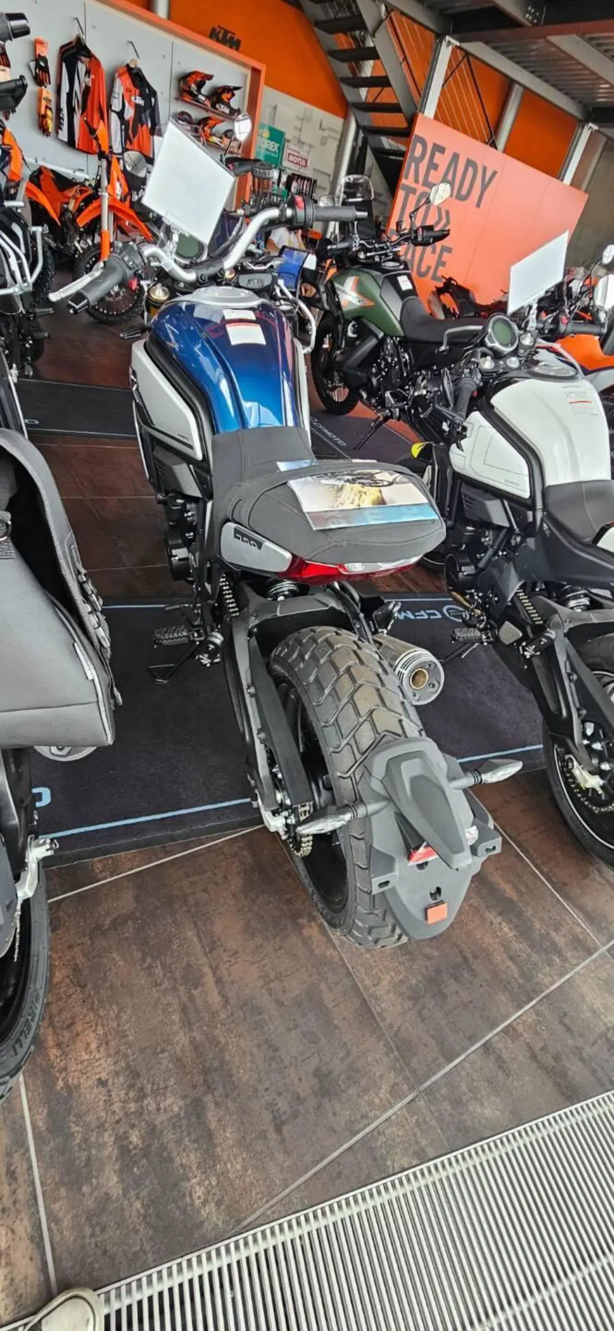 CFMOTO 700CL-X Heritage (2021 - 26) (2)