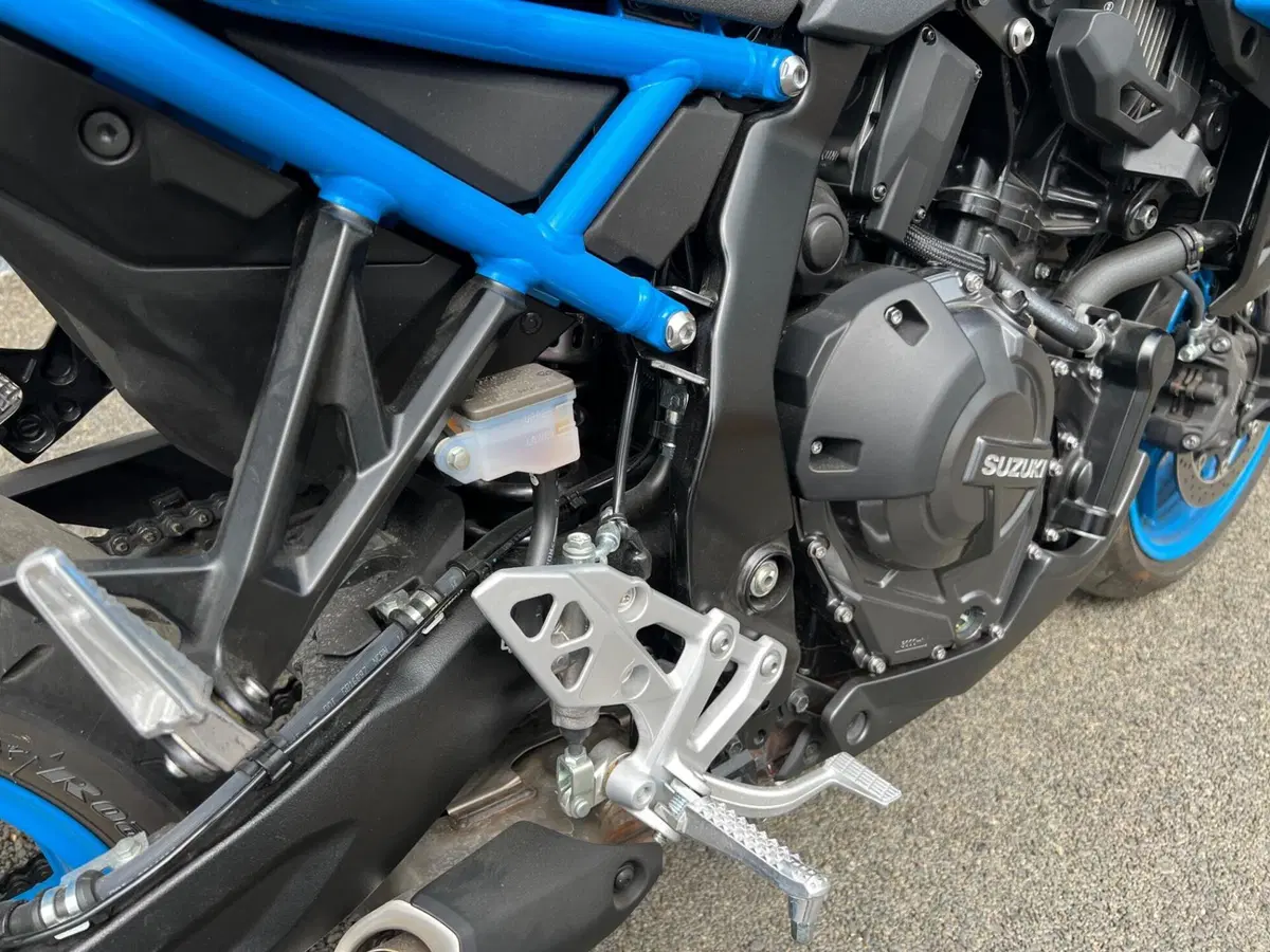 Suzuki GSX-8S (2025 - 26) (14)
