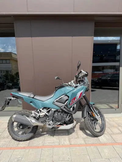 Kawasaki KLE 500 SE (2026) usata