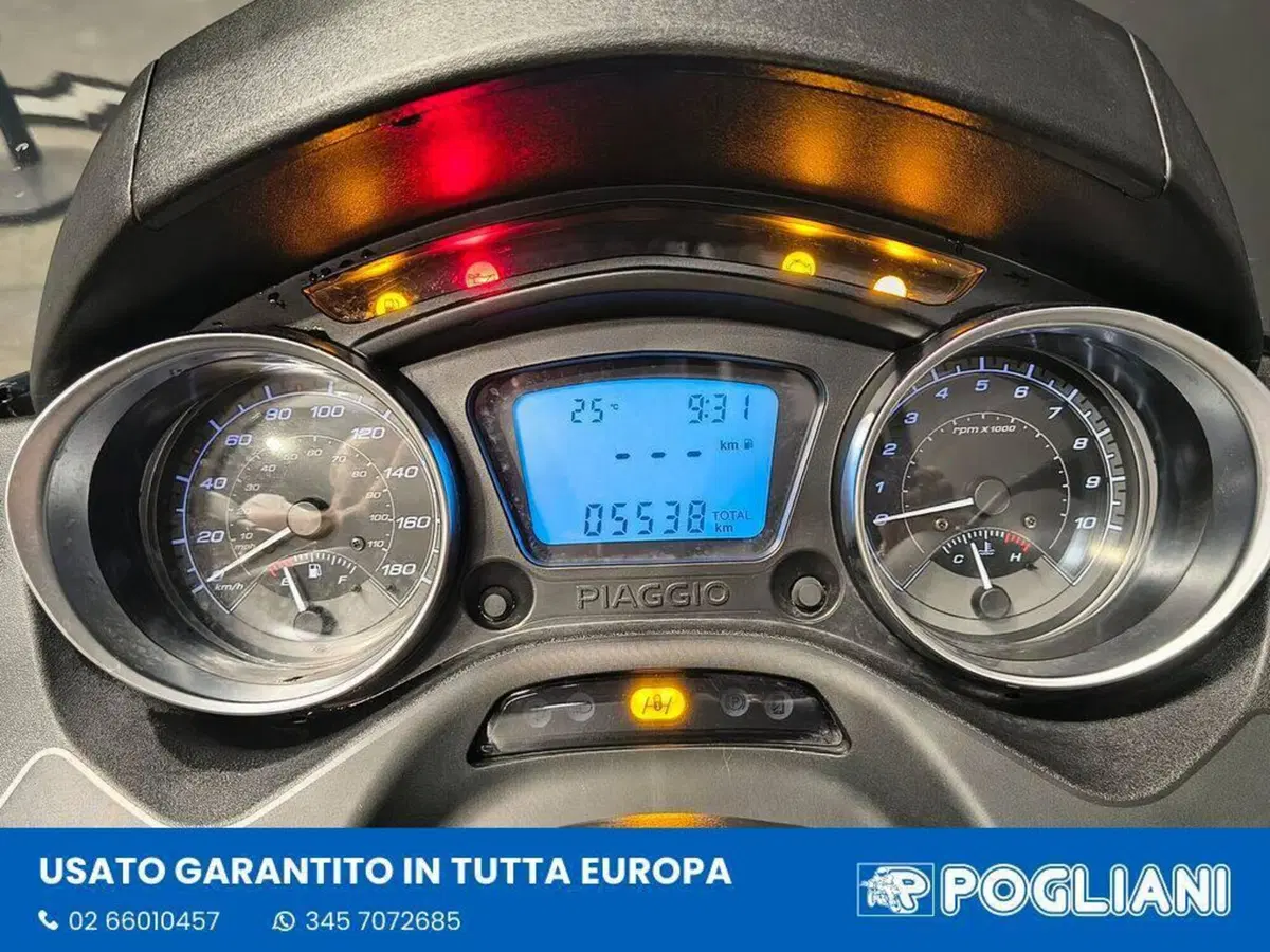 Piaggio MP3 300 ABS Hpe (2021 - 24) (6)