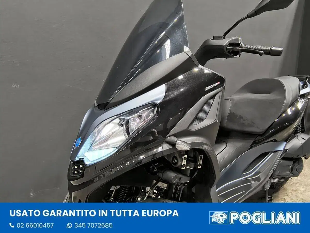 Piaggio MP3 300 ABS Hpe (2021 - 24) (8)