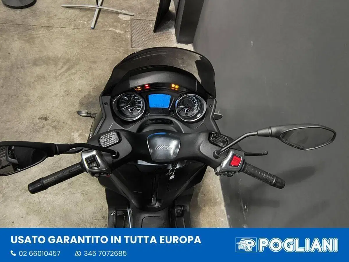 Piaggio MP3 300 ABS Hpe (2021 - 24) (11)