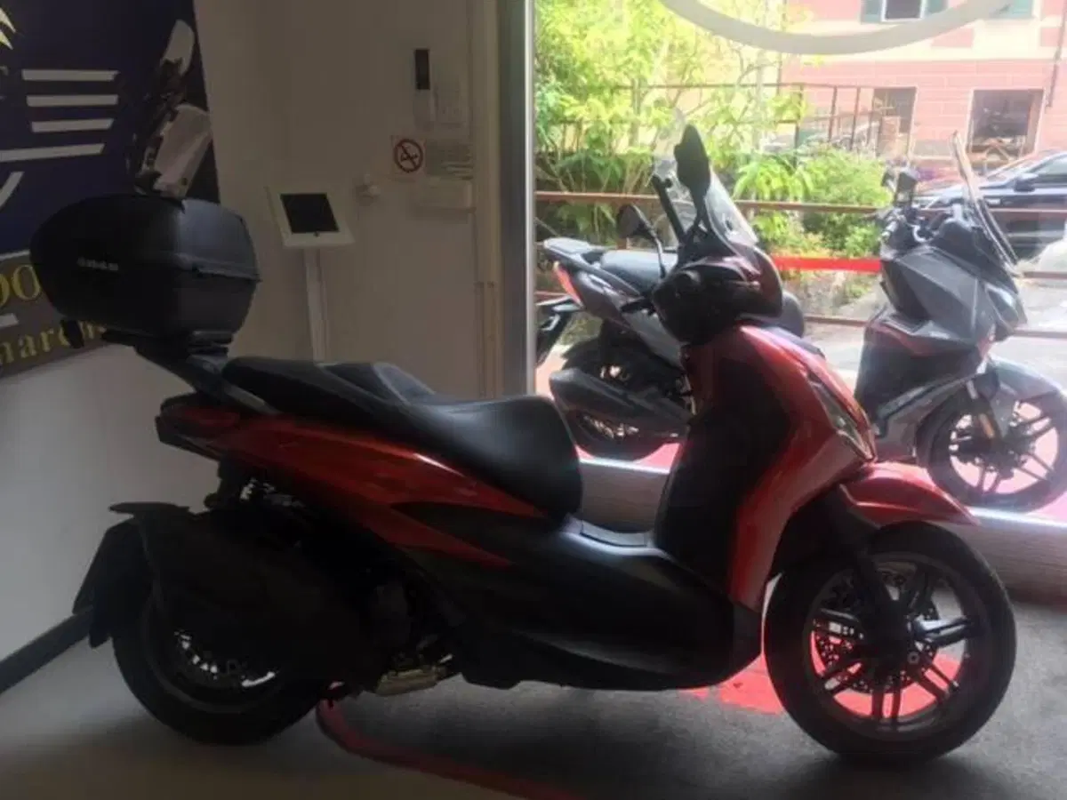 Piaggio Beverly 400 S ABS-ASR (2021 - 24) (2)