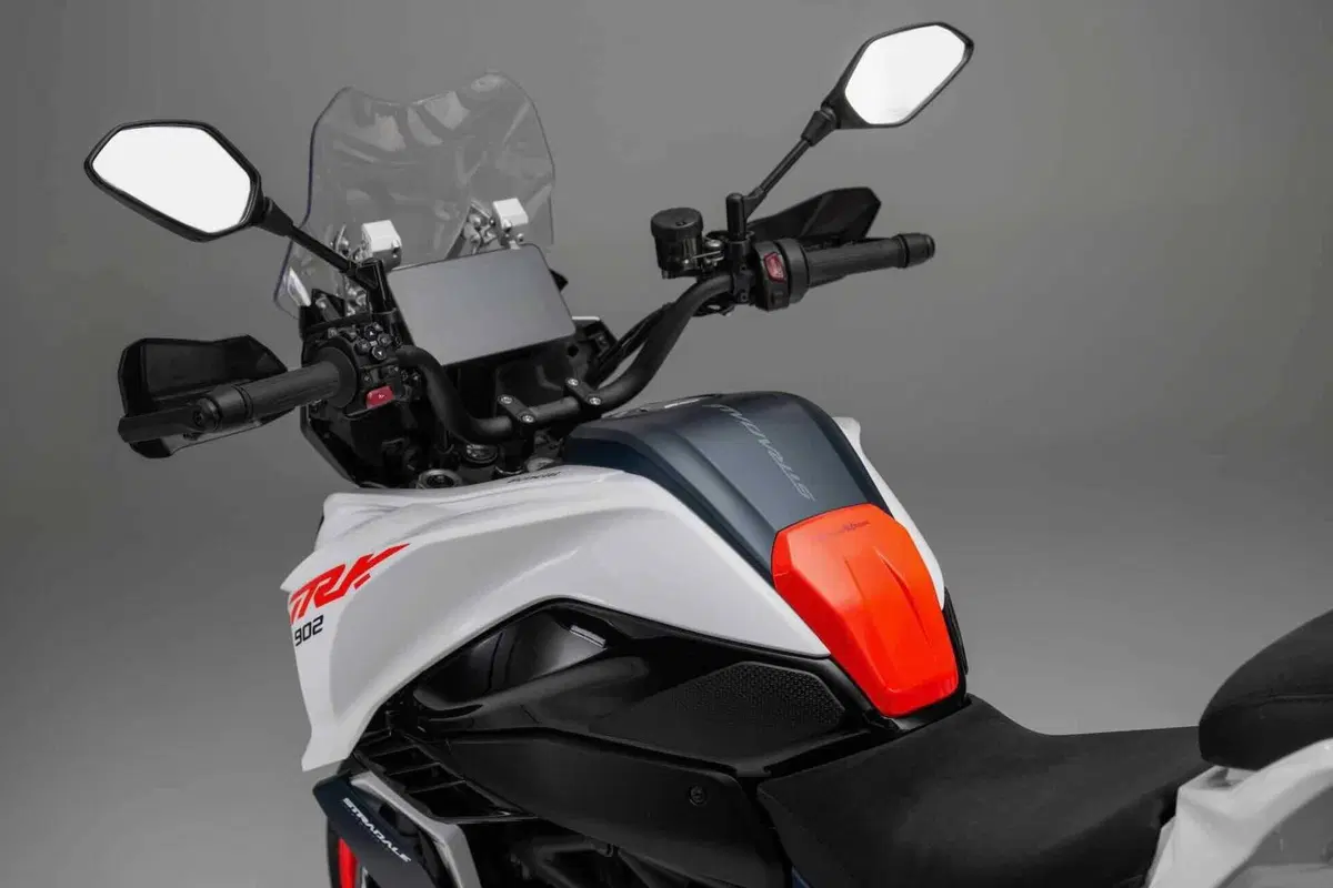 Benelli TRK 902 Stradale (2026) (3)