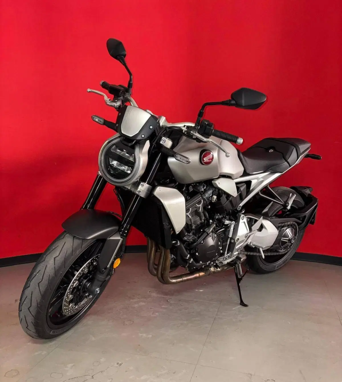 Honda CB 1000 R (2021 - 25) (4)
