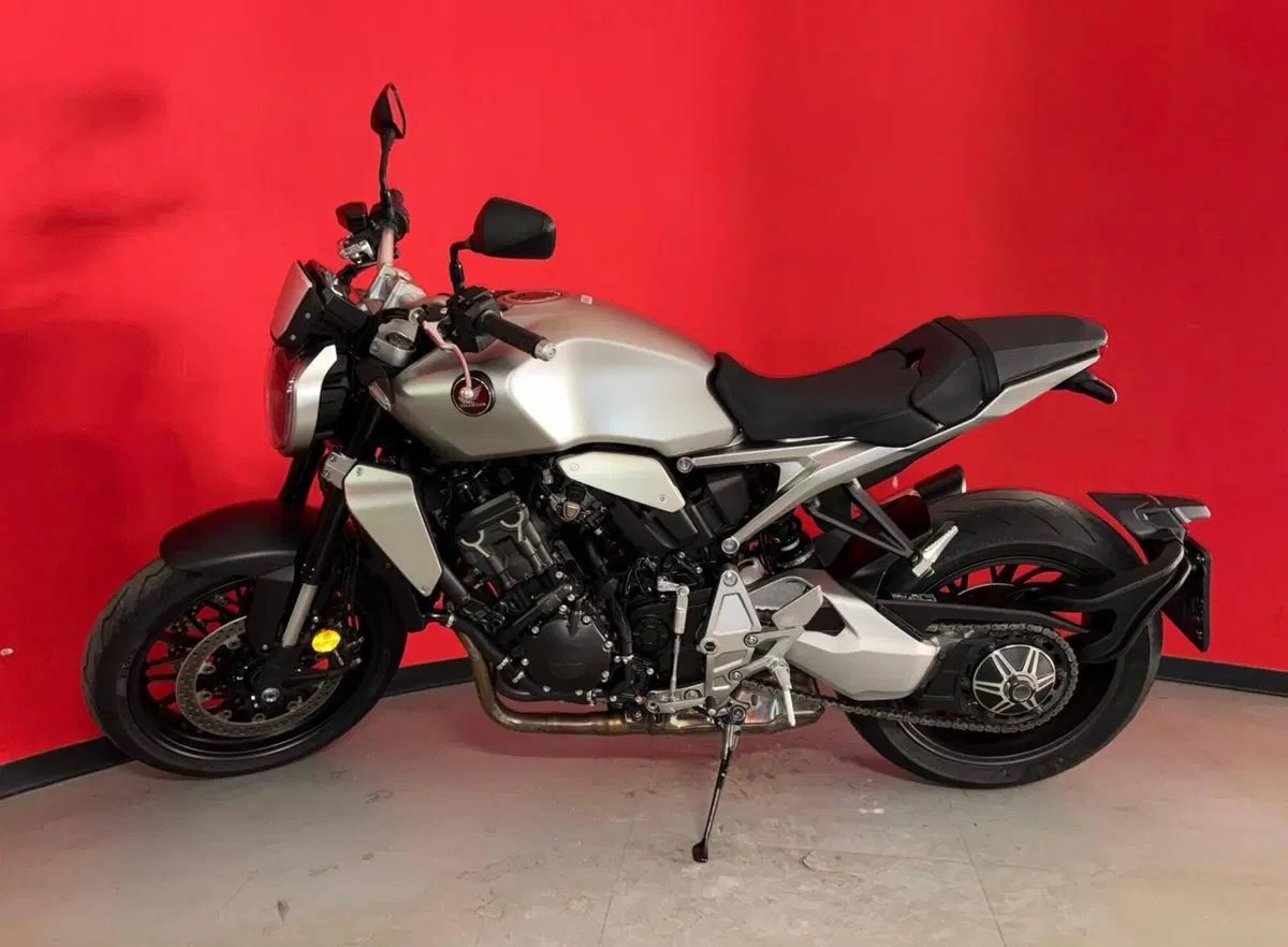Honda CB 1000 R (2021 - 25) (3)