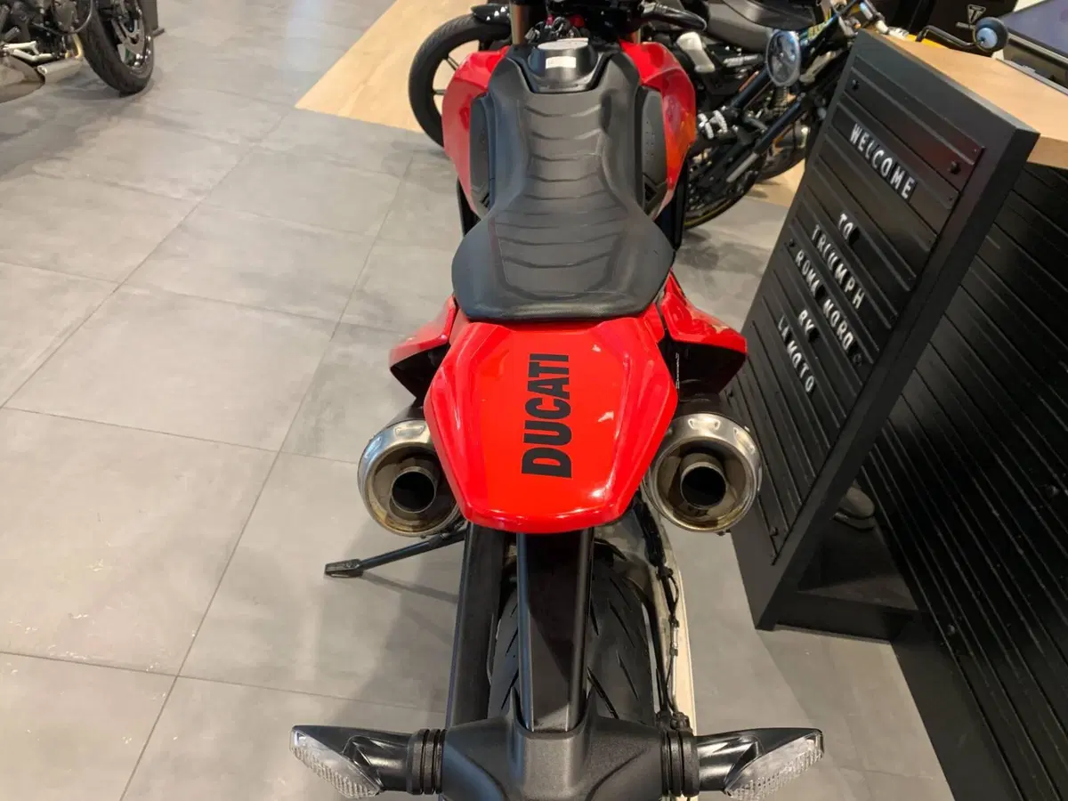 Ducati Hypermotard 698 Mono (2024 - 26) (9)