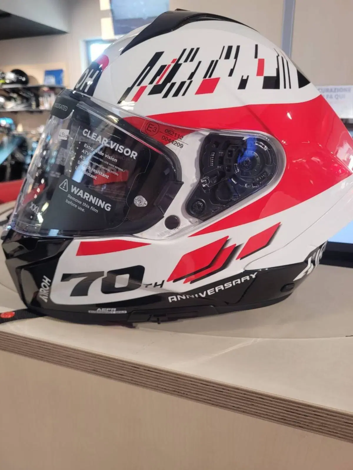 CASCO INTEGRALE AIROH MATRYX 70TH ANNIVERSARIO