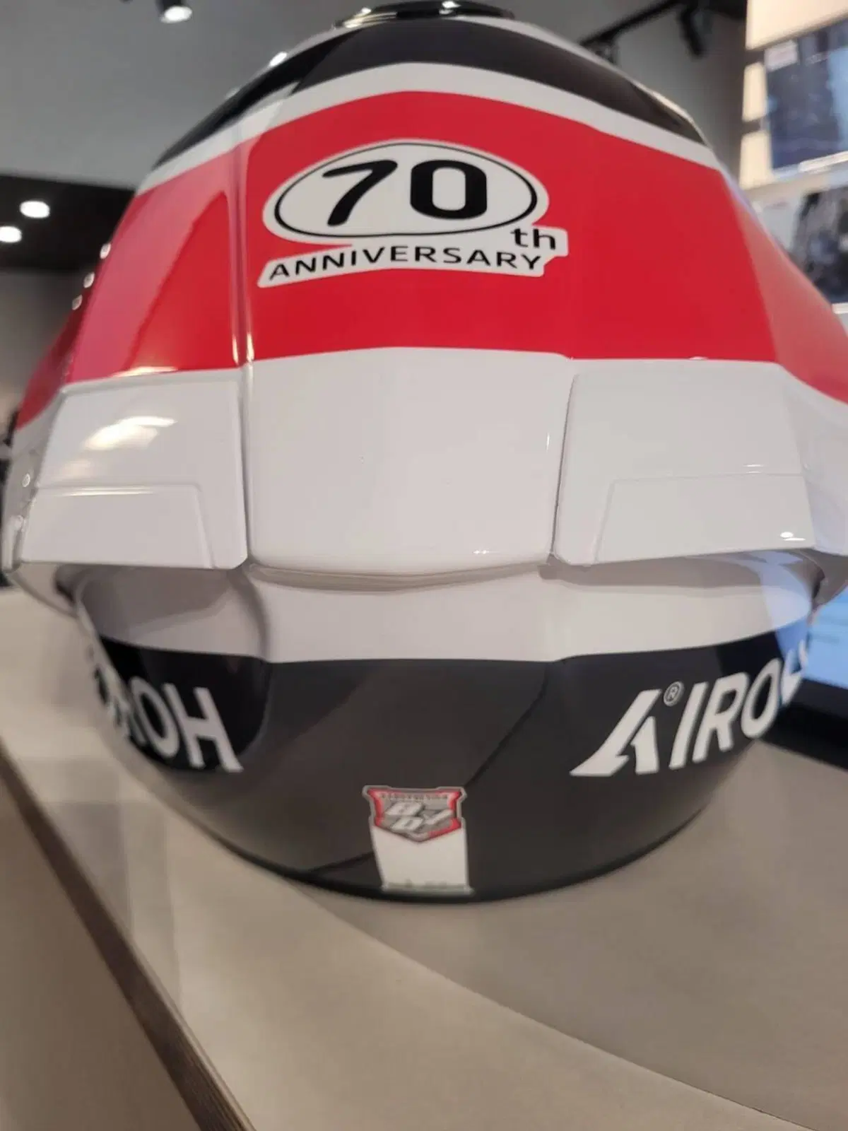 CASCO INTEGRALE AIROH MATRYX 70TH ANNIVERSARIO (4)