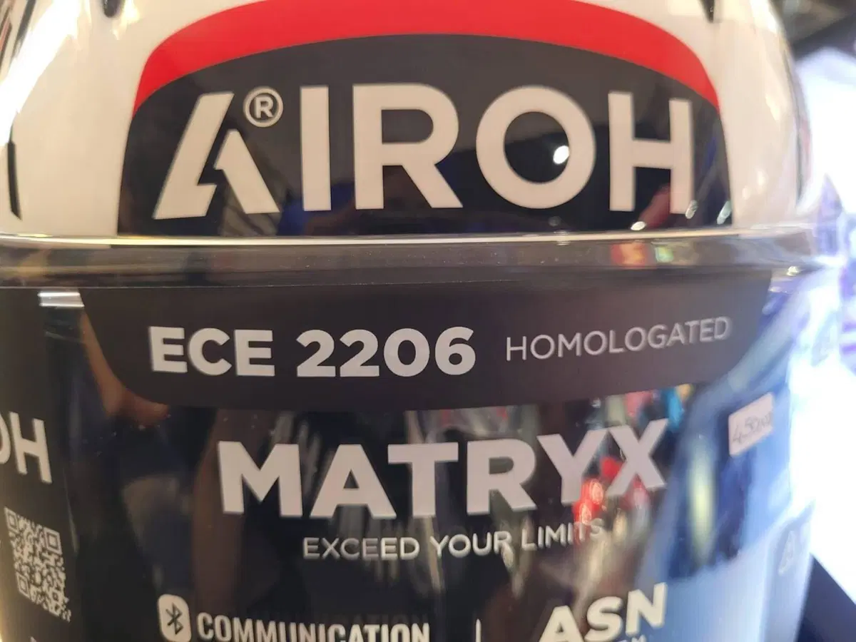 CASCO INTEGRALE AIROH MATRYX 70TH ANNIVERSARIO (5)