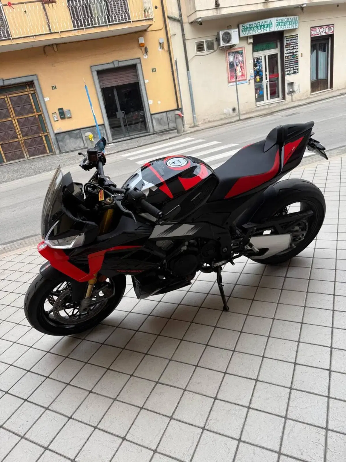 Aprilia Tuono V4 Factory (2025 - 26) (3)