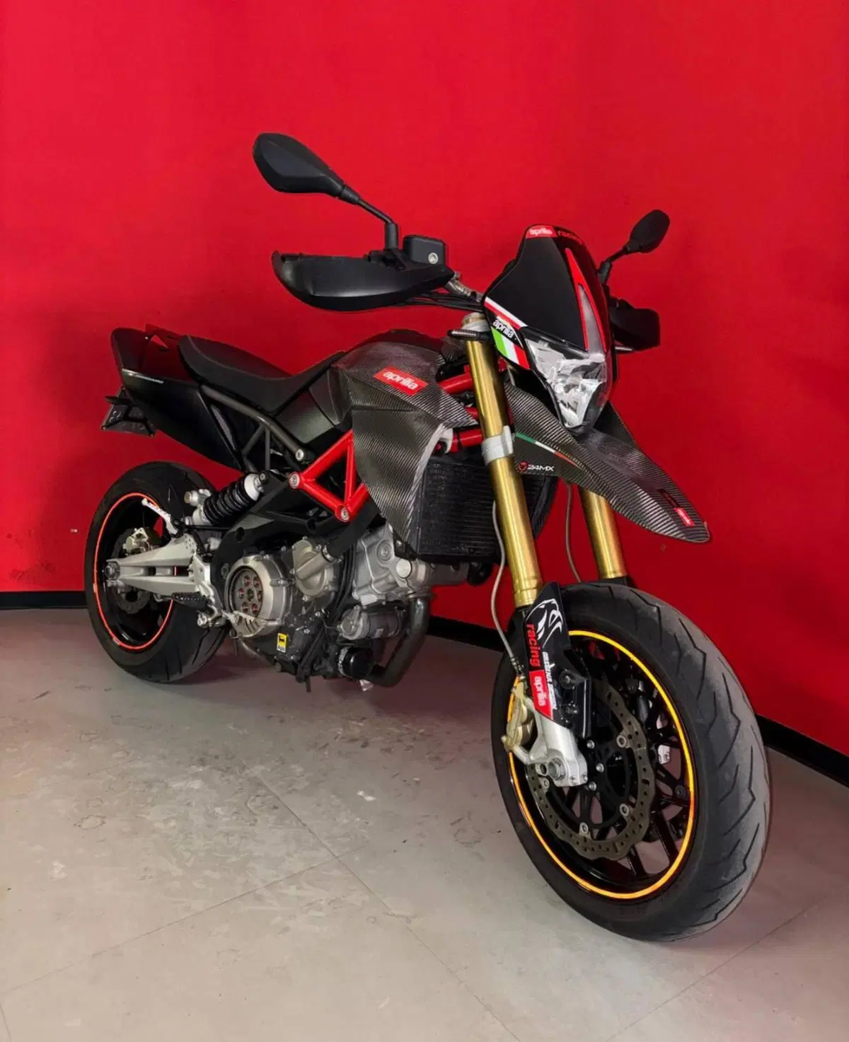 Aprilia Dorsoduro 750 Factory (2010 - 13) (2)