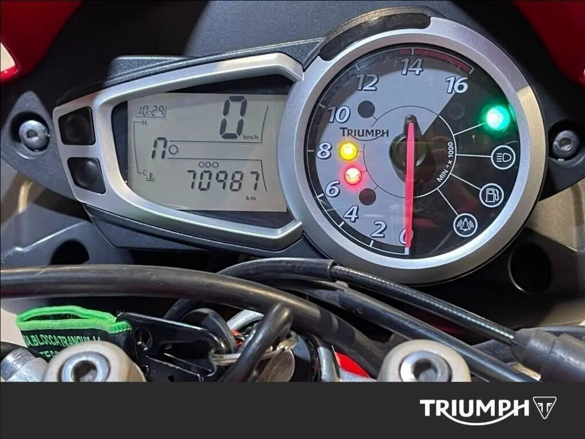 Triumph Street Triple R ABS (2013 - 17) (2)