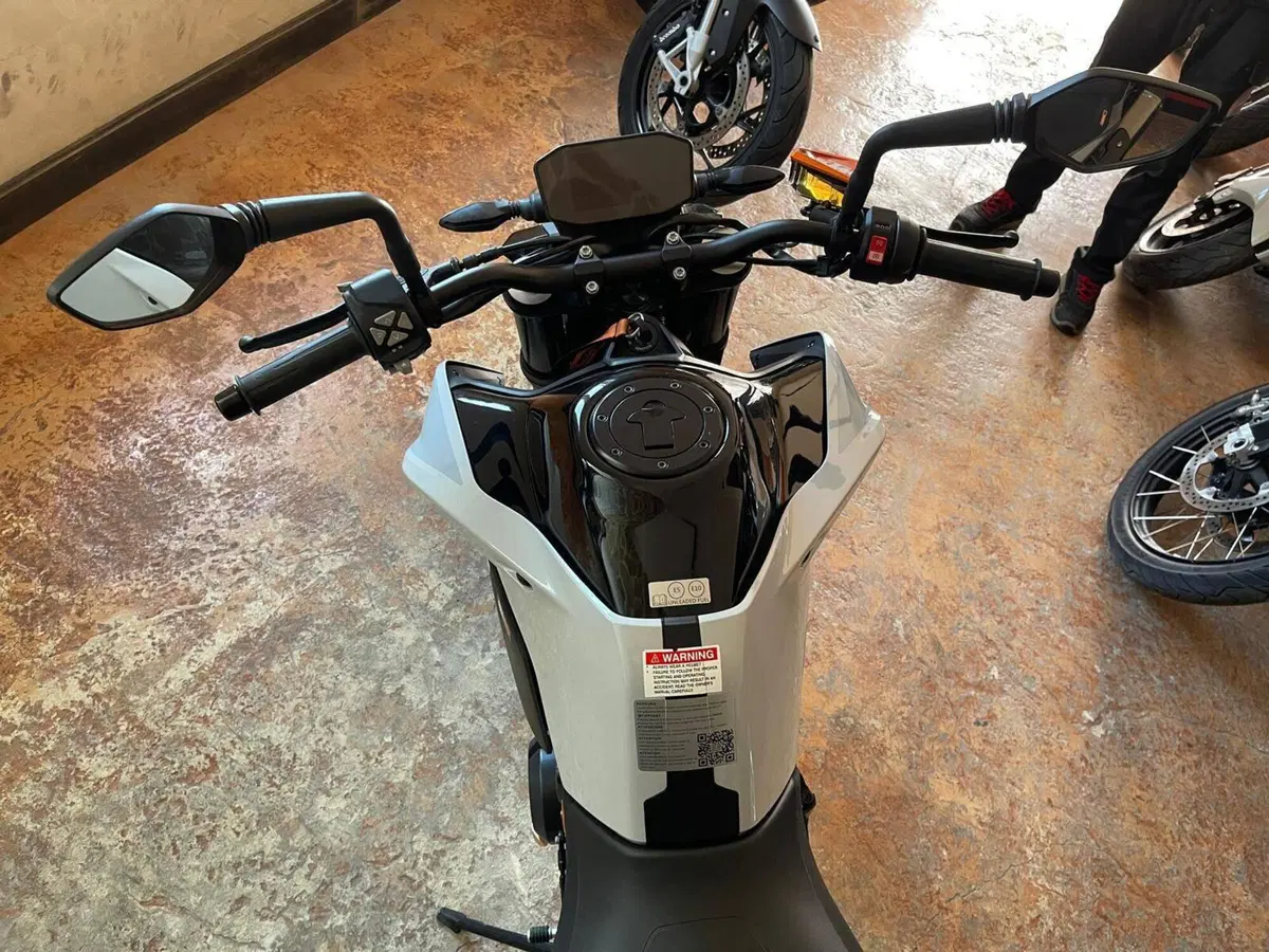 KTM 790 Duke L (2023 - 24) (20)