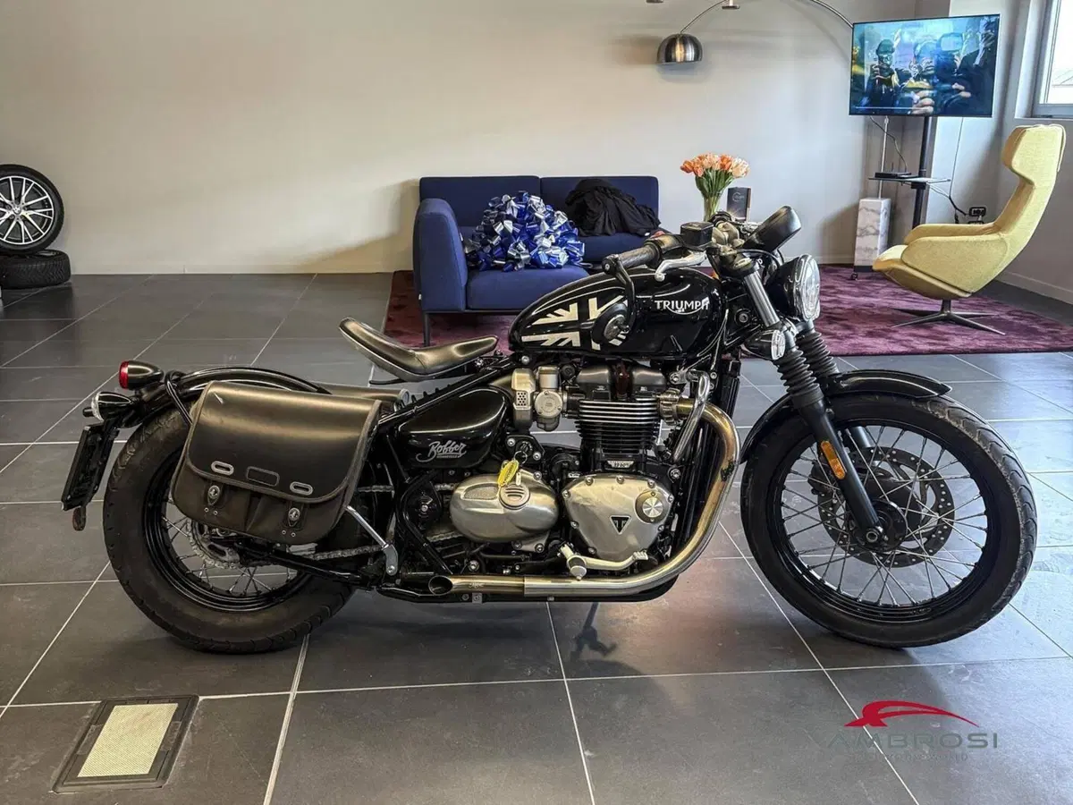 Triumph Bonneville Bobber 1200 (2017 - 20) (2)