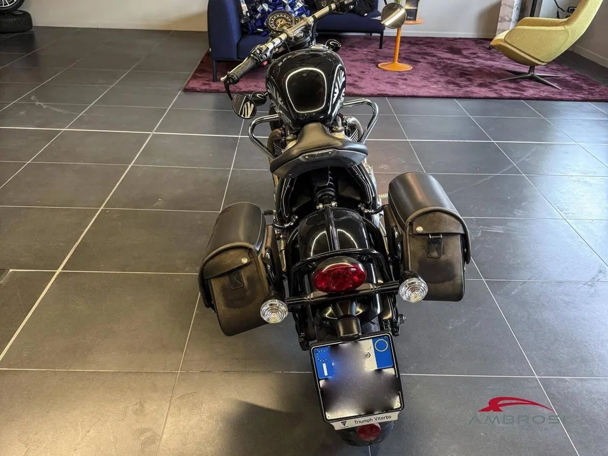 Triumph Bonneville Bobber 1200 (2017 - 20) (4)