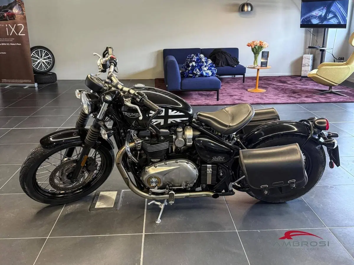 Triumph Bonneville Bobber 1200 (2017 - 20) (3)
