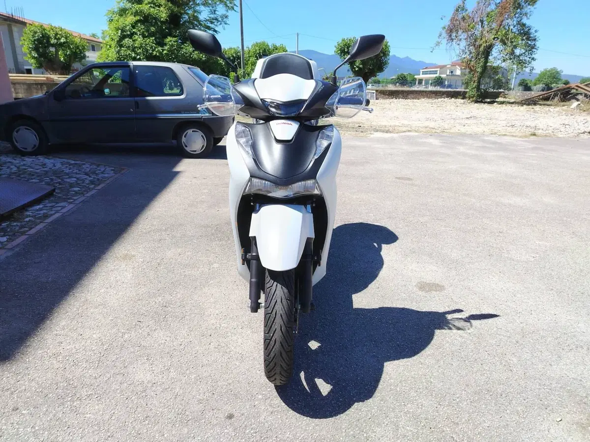 Honda SH 125i (2024 - 25) (8)