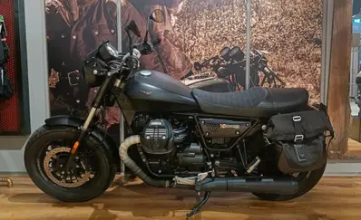 Moto Guzzi V9 Bobber (2016 - 18) usata