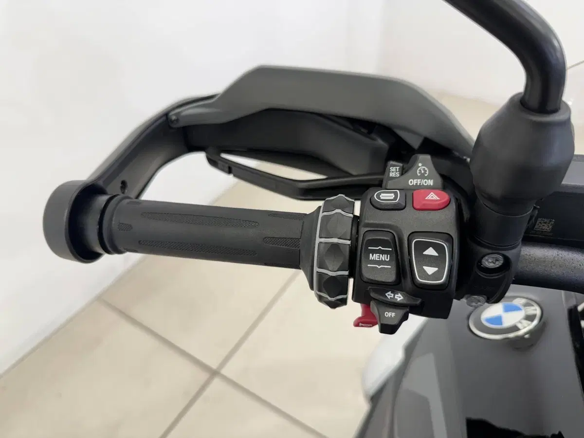 Bmw R 1300 GS Triple Black (2023 - 26) (10)
