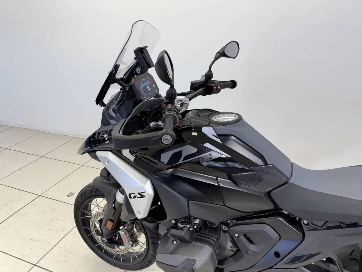 Bmw R 1300 GS Triple Black (2023 - 26) (18)