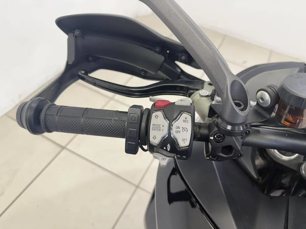 Ducati Multistrada V2 S (2022 - 24) (10)