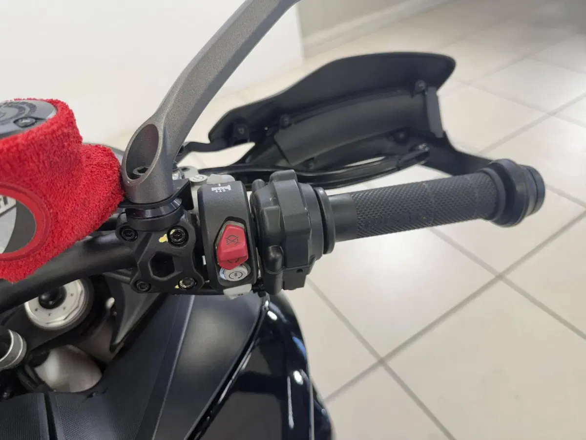 Ducati Multistrada V2 S (2022 - 24) (11)