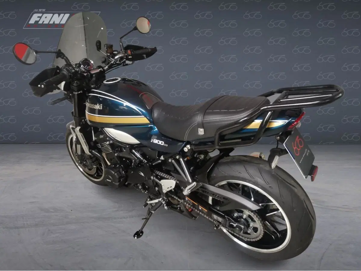 Kawasaki Z 900 RS (2022 - 25) (2)