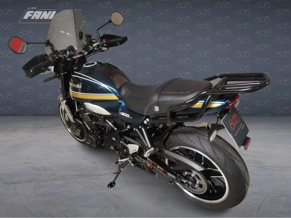 Kawasaki Z 900 RS (2022 - 25) (5)